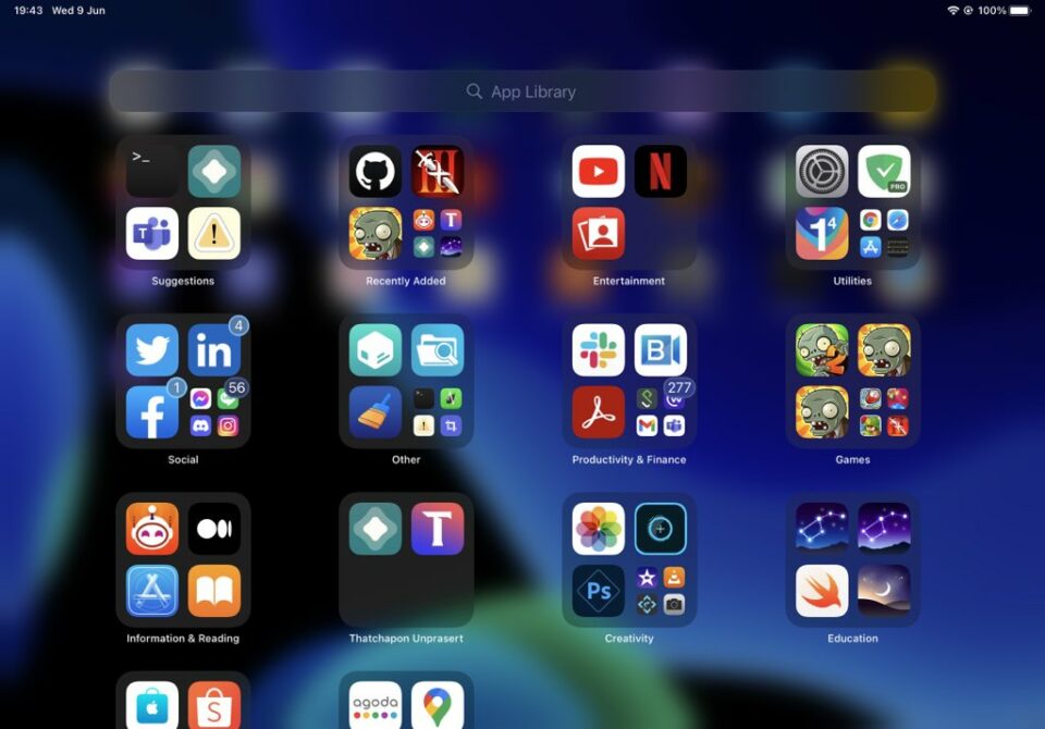 Masuk-ke-halaman-utama-iPad-dan-tekan-area-kosong-yang-ada-di-halaman-tersebut-selama-beberapa-saat cara menyembunyikan aplikasi di ipad